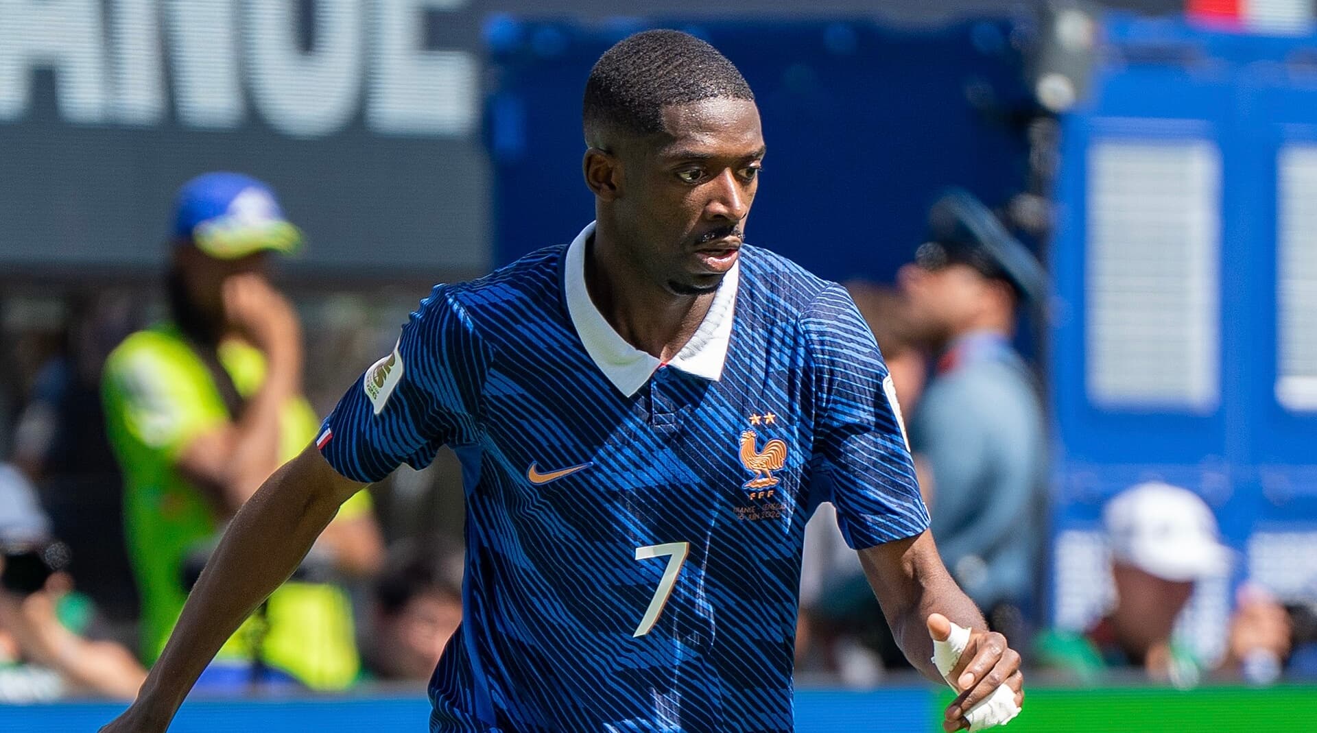 Triplé de Dembélé, la France première du groupe