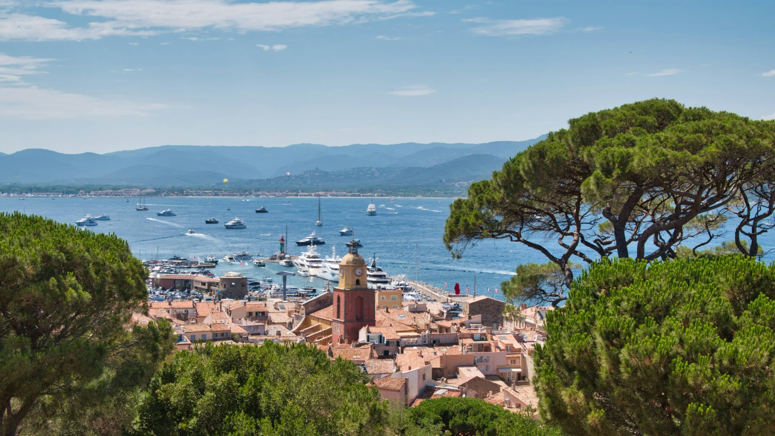 Rodolphe Saadé rachète le palace Le Yaca à Saint-Tropez