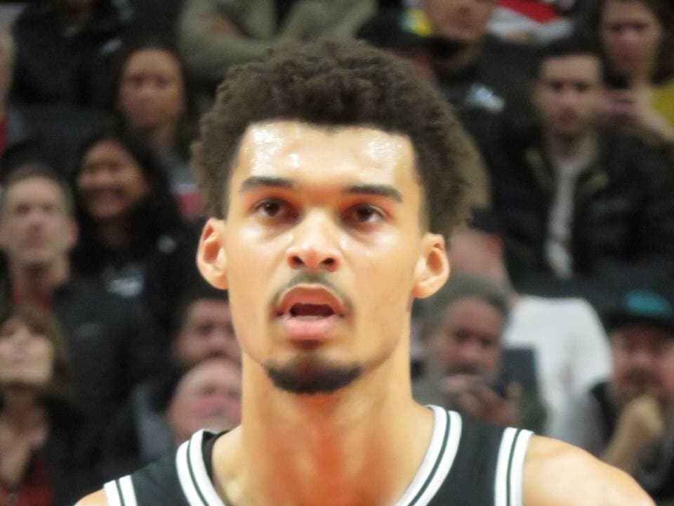 NBA Finals : Wembanyama claque un match 3 de patron, les Spurs relancent la série face aux Knicks