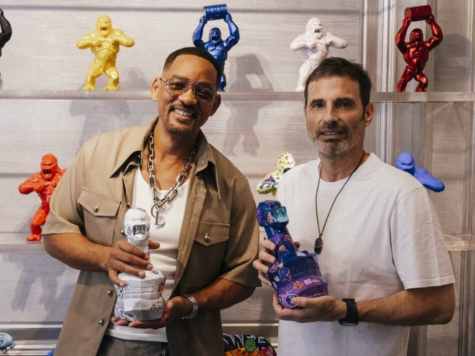 Will Smith visite les galeries de Richard Orlinski à Paris