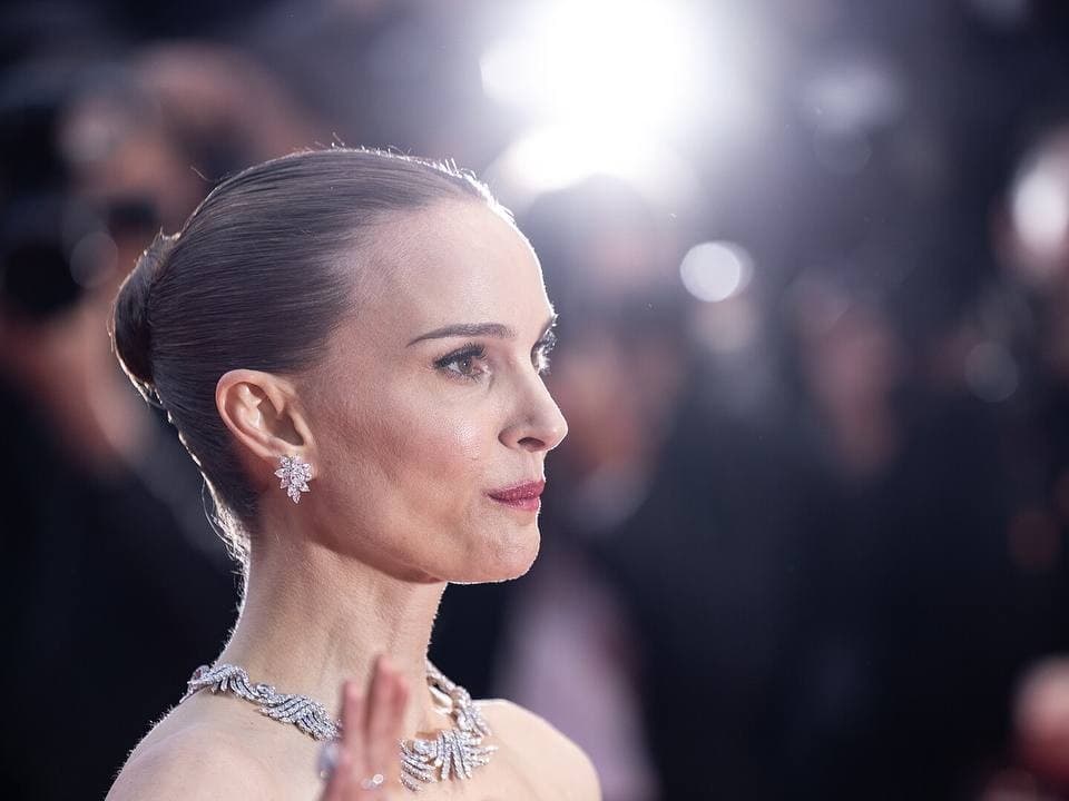 Légion d’honneur du 14-Juillet : Natalie Portman, Pierre Arditi et Christine Lagarde parmi les 619 honorés