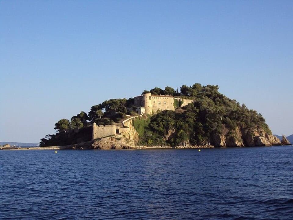 Fort de Brégançon : dans les coulisses du dernier été présidentiel de Macron