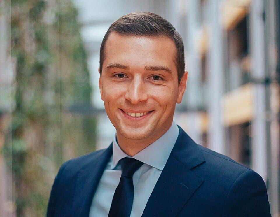 Jordan Bardella dépasse le million d’euros grâce à ses livres